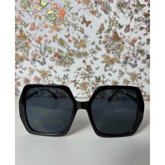 ASOS Design Black Chic Oversized 70s Geometric Square Sunglasses - Picture 3 of 7